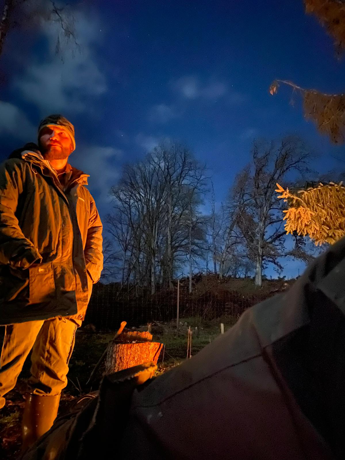 Foto: Jochen & Hund am Lagerplatz